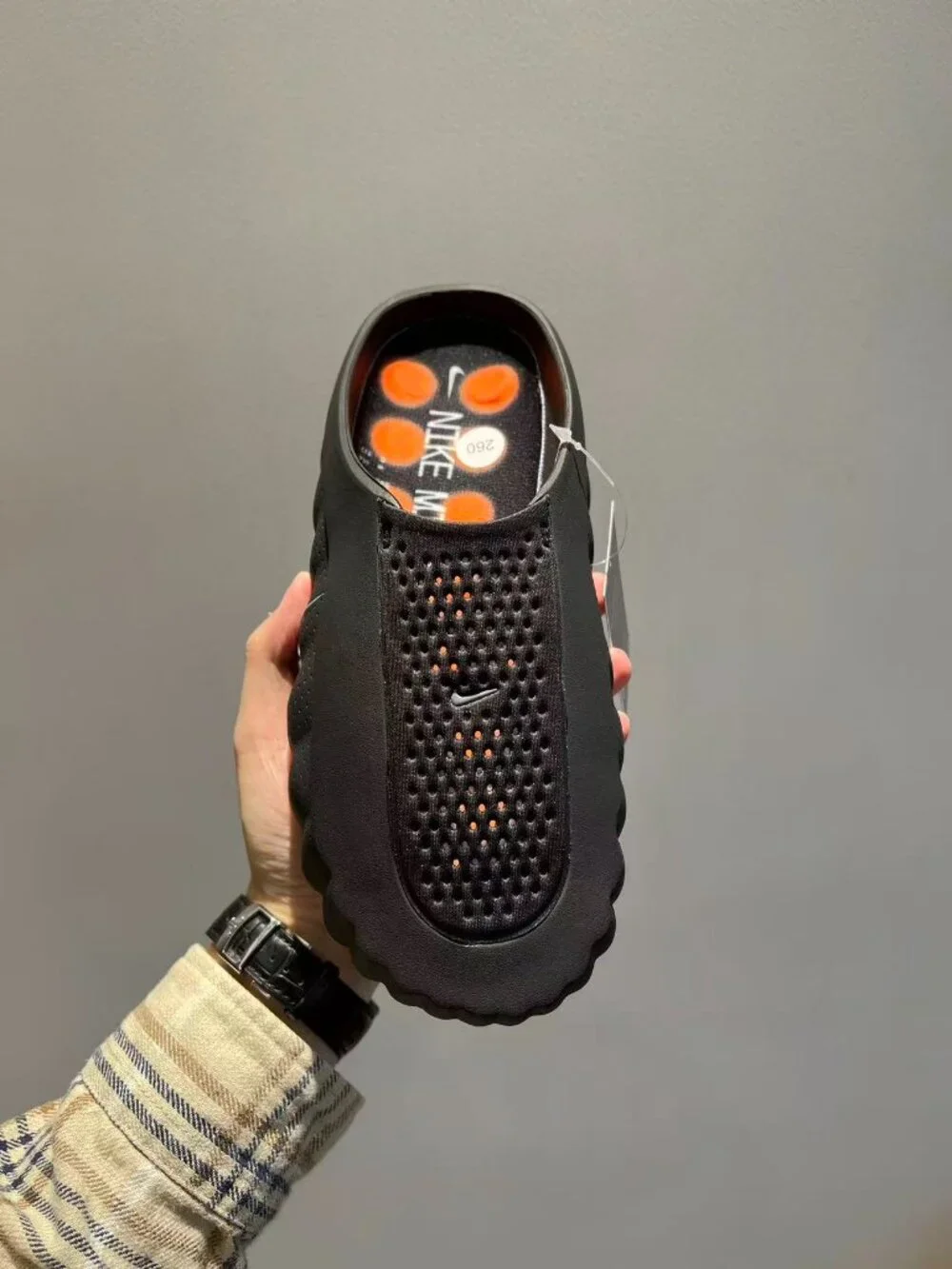 Brand new black Nike Mind 001 slippers (box not included)